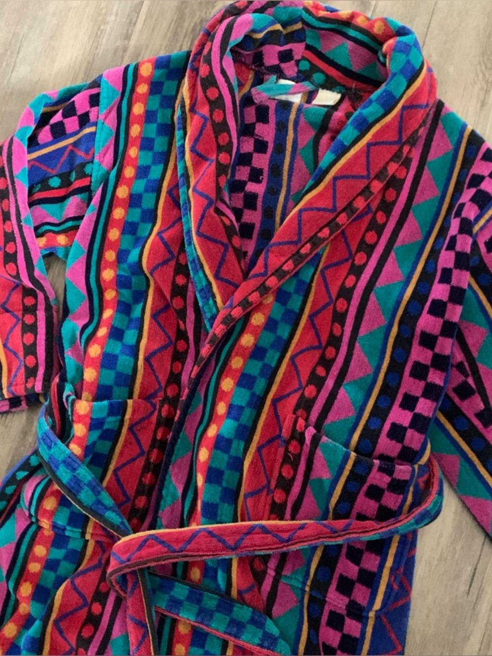 Cachet Multicolor Geometric Patterned Terry Robe - Men’s M Pink, Teal, Blue